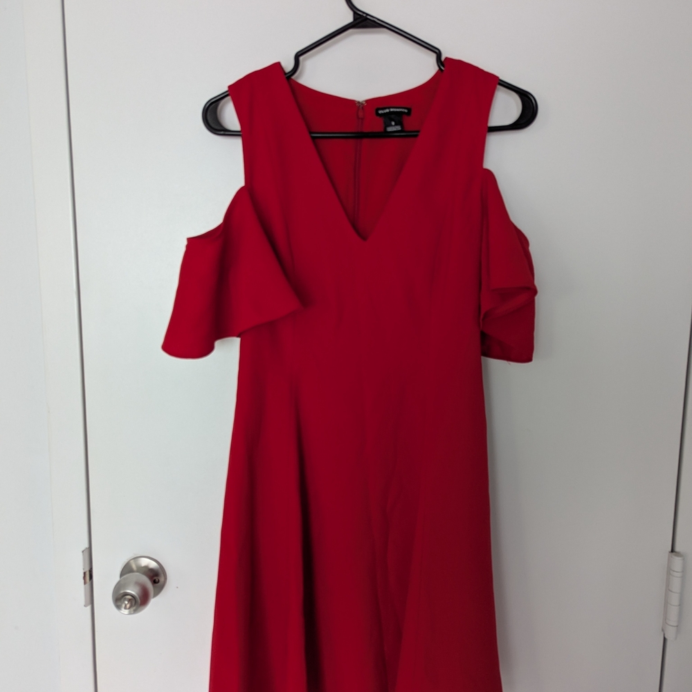 Elegant Red Cold Shoulder Dress